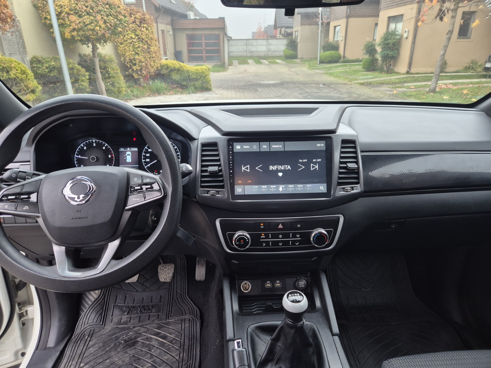 SSANGYONG 